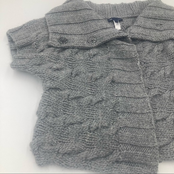 Size small GAP knit short sleeve snap up sweater - Picture 2 of 5